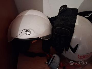 Caschi jet bianchi,guantini pelle da moto e blocca