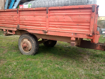 Rimorchio agricolo stima ribaltabile