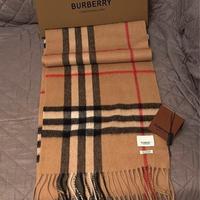 Sciarpa Burberry 160x30 nuova con scatola