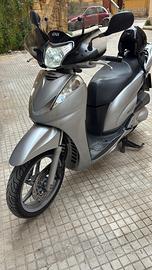 Honda SH 300