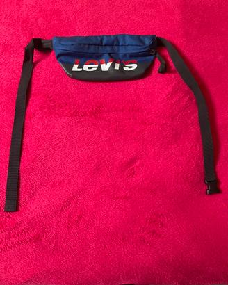 Marsupio Levi’s blu navy-look casual e sportivo