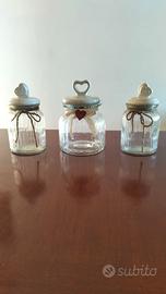 Set di 3 contenitori per biscotti.