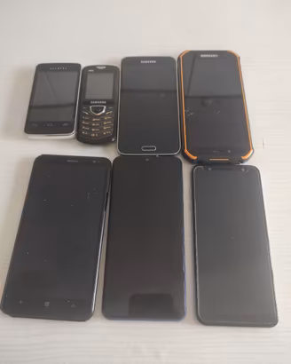 lotto di 7 telefoni 