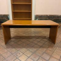 Scrivania da ufficio in legno