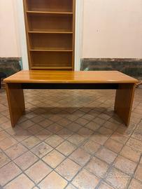 Scrivania da ufficio in legno