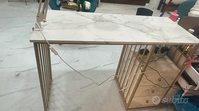 Postazione tavolo unghie estetista