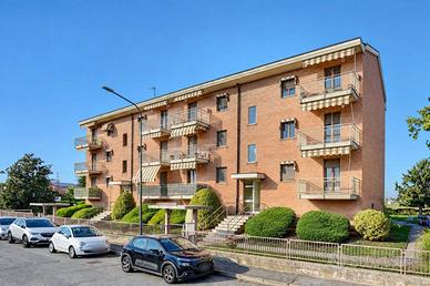 Appartamento di 80 m² con 4 locali e box auto a Ch