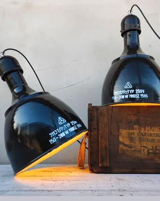 Coppia lampade industriali vintage a sospensione