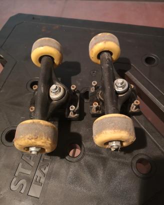 Due truck per skateboard e 4 ruote 5 Euro