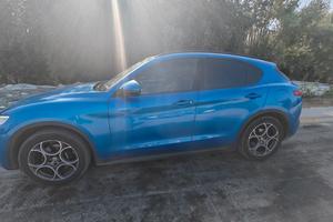 alfa romeo Stelvio executive tettuccio blu misano