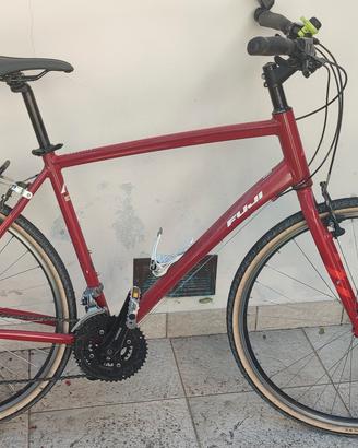 bici trekking Fuji Absolute 