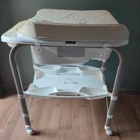 Fasciatoio con vasca per il bagnetto