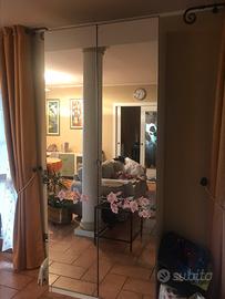 Armadio con specchio