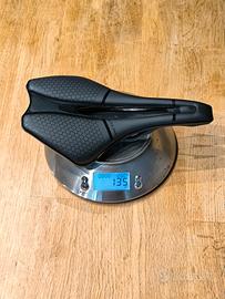 135 grammi!! Sella Bici binari Carbon NUOVA 0km