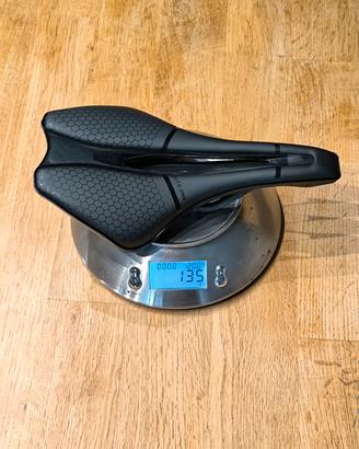 135 grammi!! Sella Bici binari Carbon NUOVA 0km