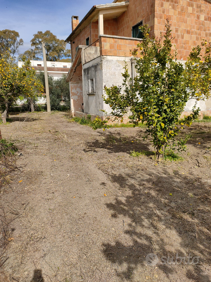Terreno con rustico da ristrutturare - Vista 2