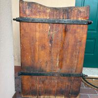 Antico e grande ceppo da macellaio