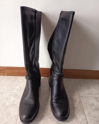 Stivali da donna in eco pelle - taglia 41