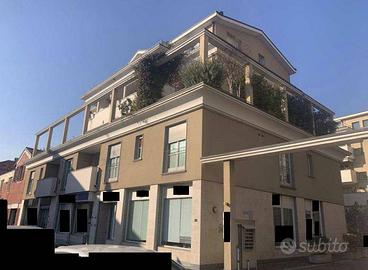 Immobile in asta di 141 m² con box auto doppio a S