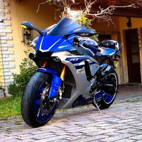 Si vende Yamaha YZF-R1 2016