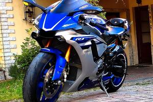 Si vende Yamaha YZF-R1 2016