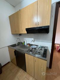 Struttura cucina, 160 cm, con lavello e fornelli.