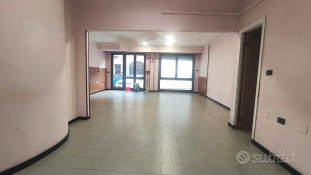 Locale commerciale 2 livelli - 120mq