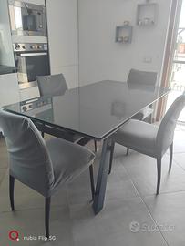 Tavolo da pranzo moderno con 4 sedie