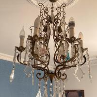 Lampadario di cristallo antico