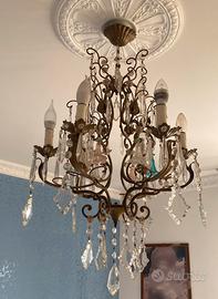 Lampadario di cristallo antico