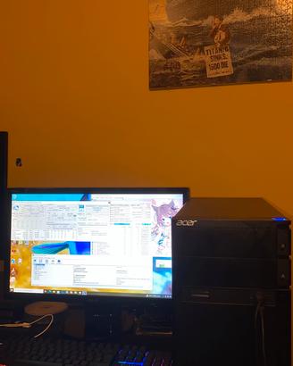 Computer fisso Acer con Windows 10 pro 64 bit