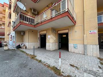 NEGOZIO A SAN NICOLA LA STRADA