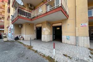 NEGOZIO A SAN NICOLA LA STRADA