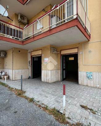 NEGOZIO A SAN NICOLA LA STRADA