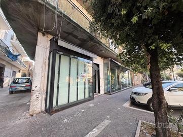 NEGOZIO A MELITO DI NAPOLI