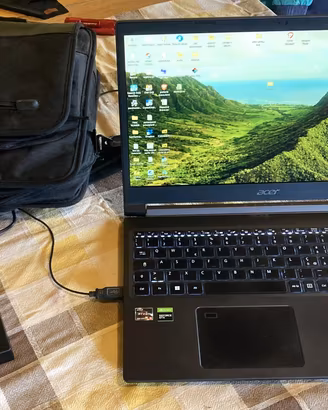Acer Aspire 7 15" 16Gb ram Ryzen 5 + Nvidia GTX