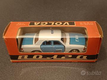 Modellino 1\43 volga auto polizia CCCP 