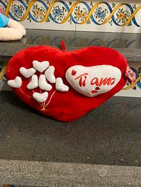 Cuscini Peluche con etichetta