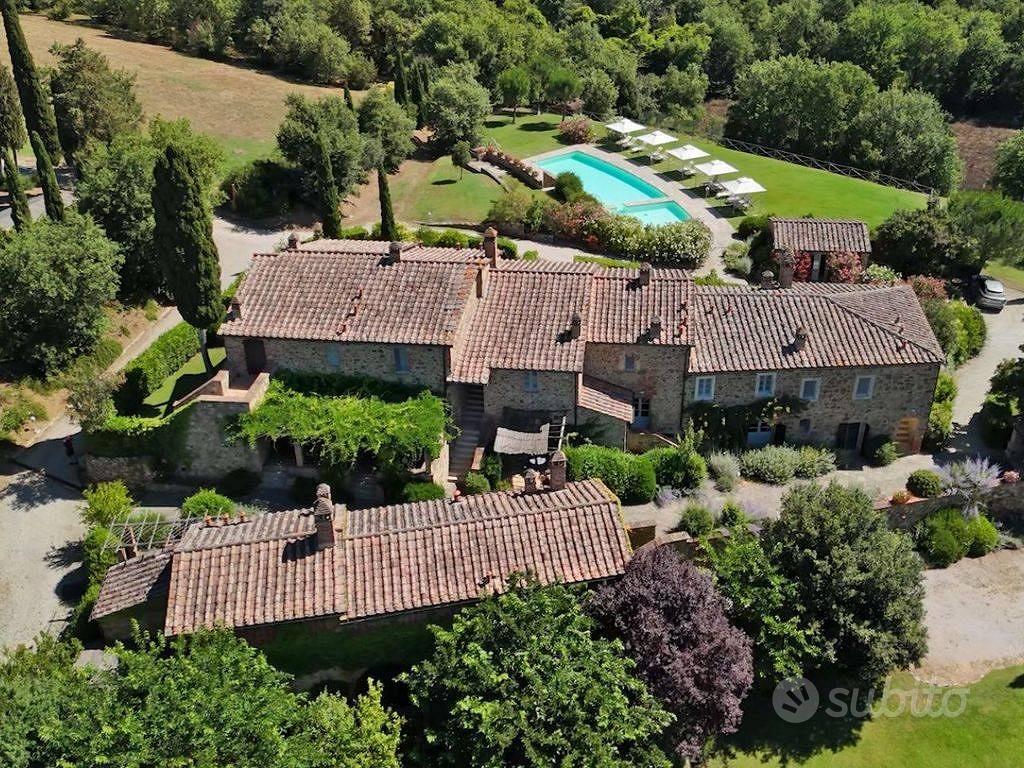 Rustico / Casale di 1255 m² con box auto a Sinalun - Vista 5