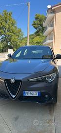 Alfa Romeo Stelvio executive q4  210cv 2.2