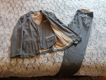 Completo elegante, ma casual+cravatta