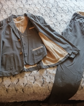 Completo elegante, ma casual+cravatta