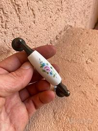 Maniglie ottone antico e porcellana con disegno