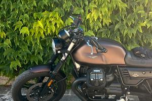 Moto Guzzi v7 iii night pack