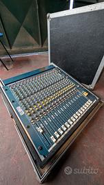 Mixer Allen & Heath Wizard 16