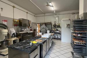 NEGOZIO A BRUSAPORTO