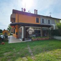 VILLA A SCHIERA A SAN RAFFAELE CIMENA