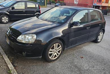 Volkswagen Golf V Goal 1.6 benzina/GPL da riparare