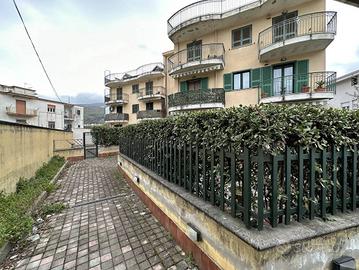 Appartamento di 75 m² con 3 locali e box auto a Pa