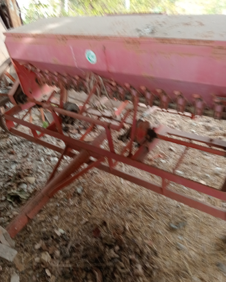 Vendita attrezzi agricoli per chiusura attività